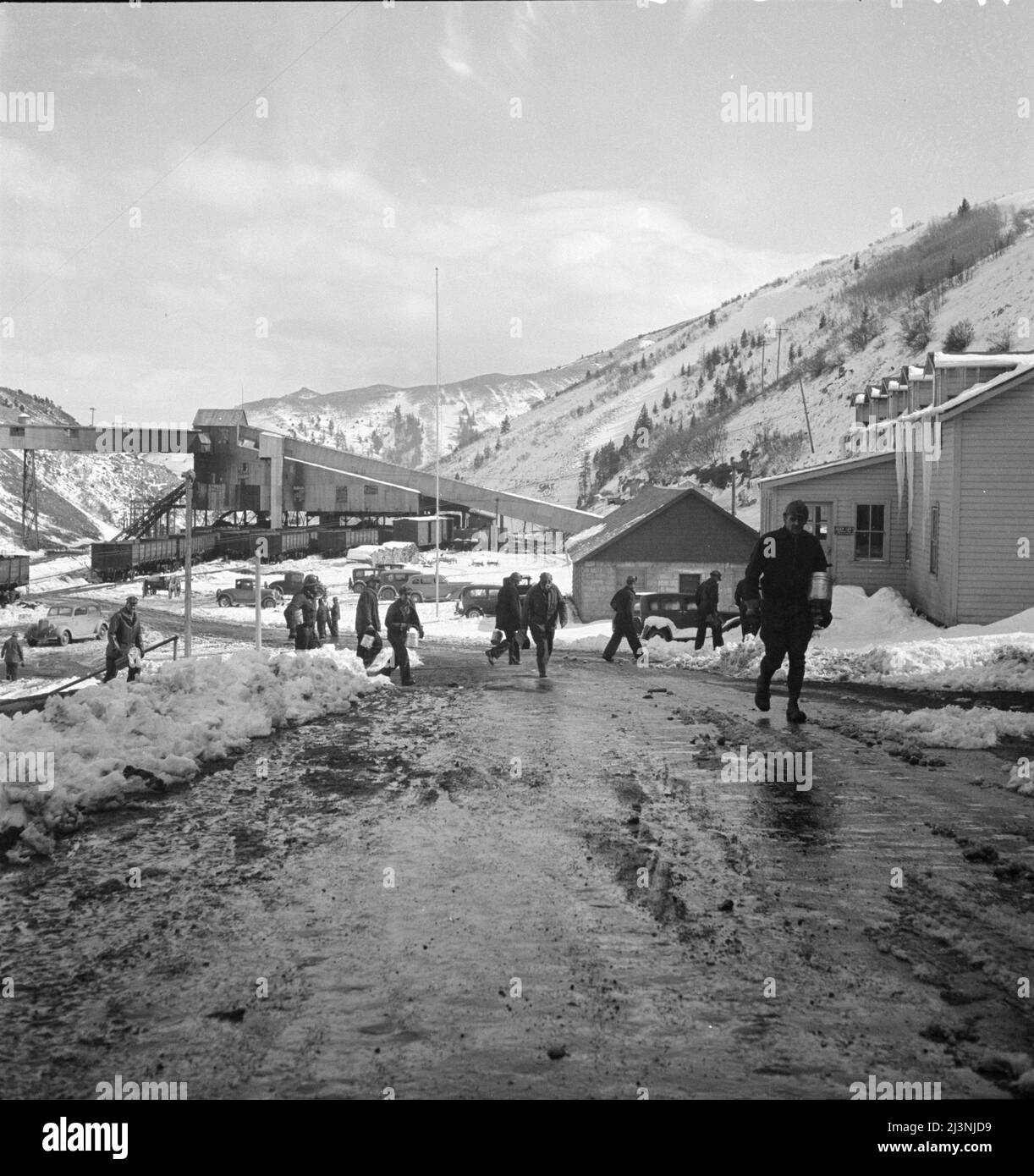 Blue Blaze mine. Consumers, mining town near Price, Utah. Miners coming  home Stock Photo - Alamy