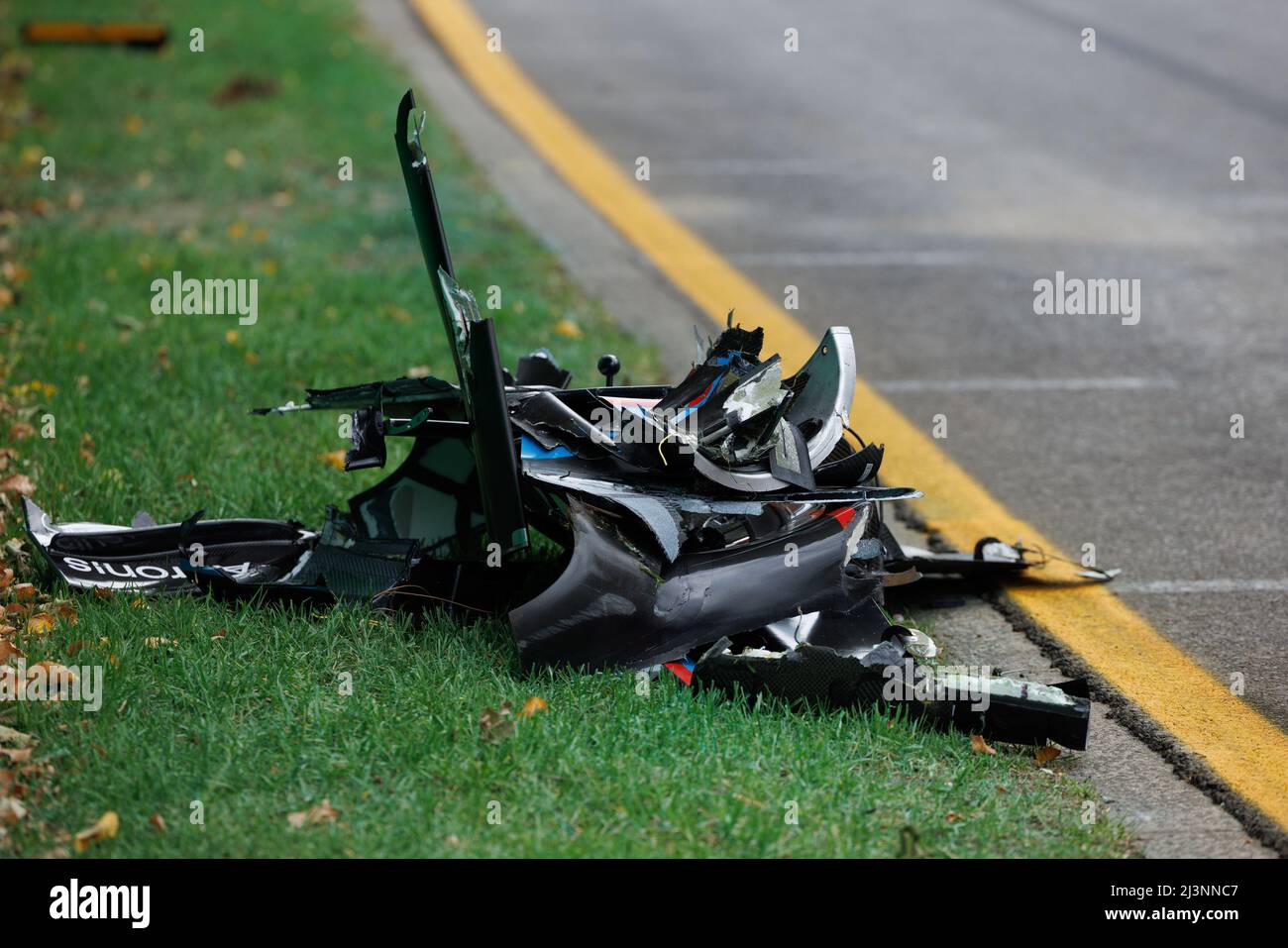 Melbourne, Australia . 09th Apr, 2022. Nicholas Latifi (CAN) of team Williams crashes in Qualifying during the Australian Formula One Grand Prix at the Albert Park Grand Prix circuit on 9. April, 2022. Credit: corleve/Alamy Live News Stock Photo