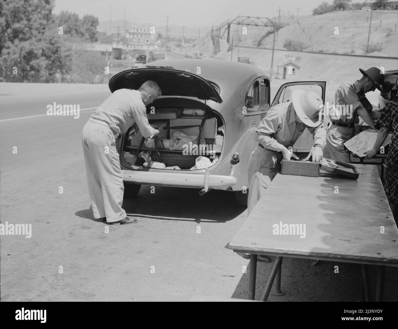 Inspection station on the California-Arizona state line maintained by the California Department of Agriculture to prevent the spread of plant pests. Yuma, Arizona. Stock Photo