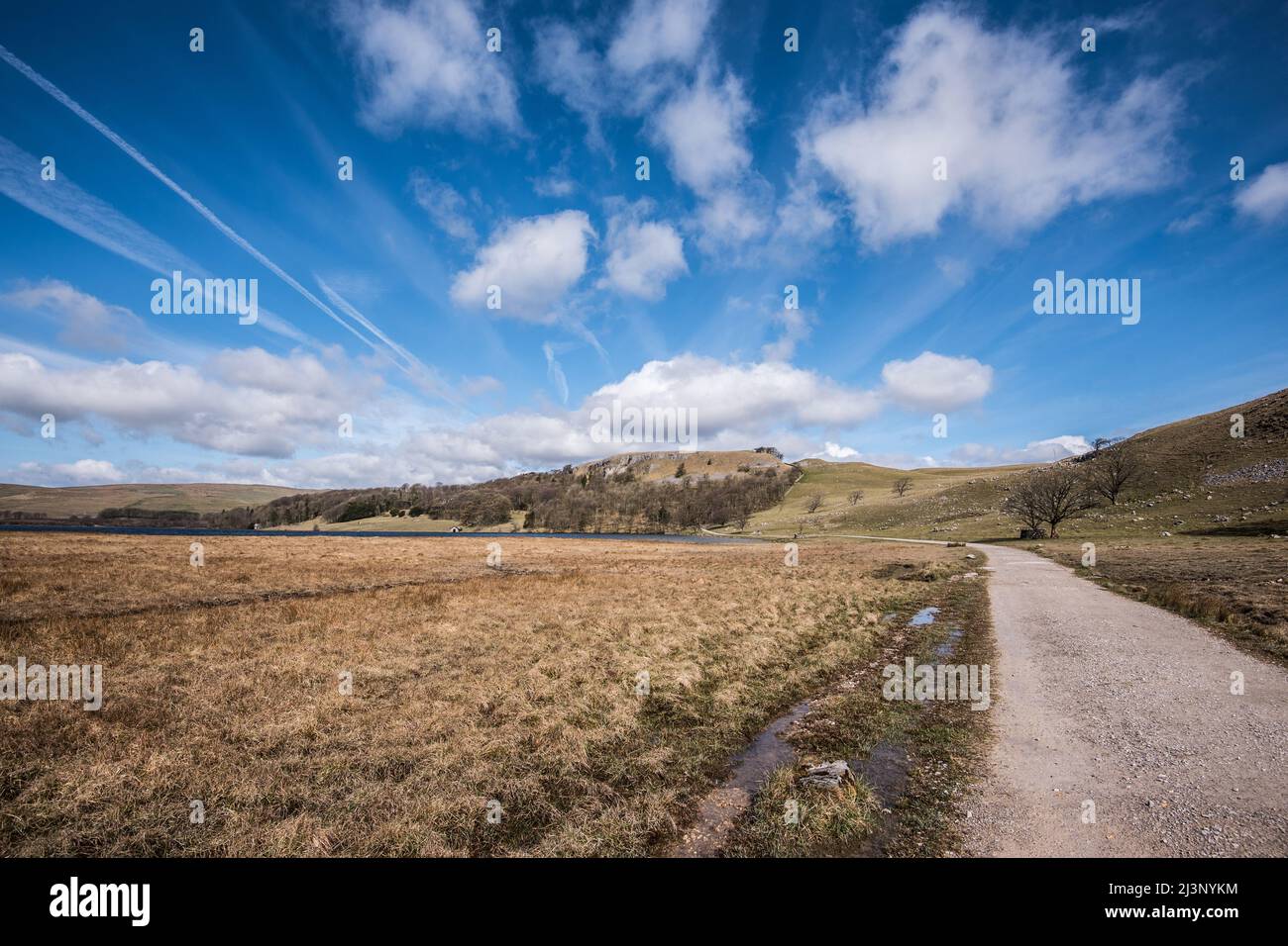 Track to field study centre hi-res stock photography and images - Alamy