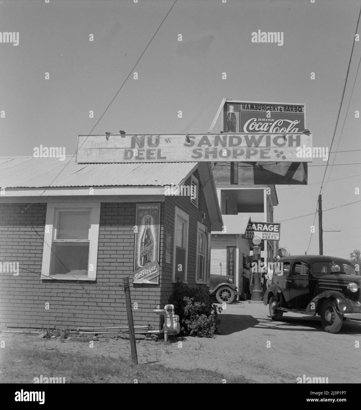 Roadside stand and filling station near Ennis, Texas Stock Photo Alamy