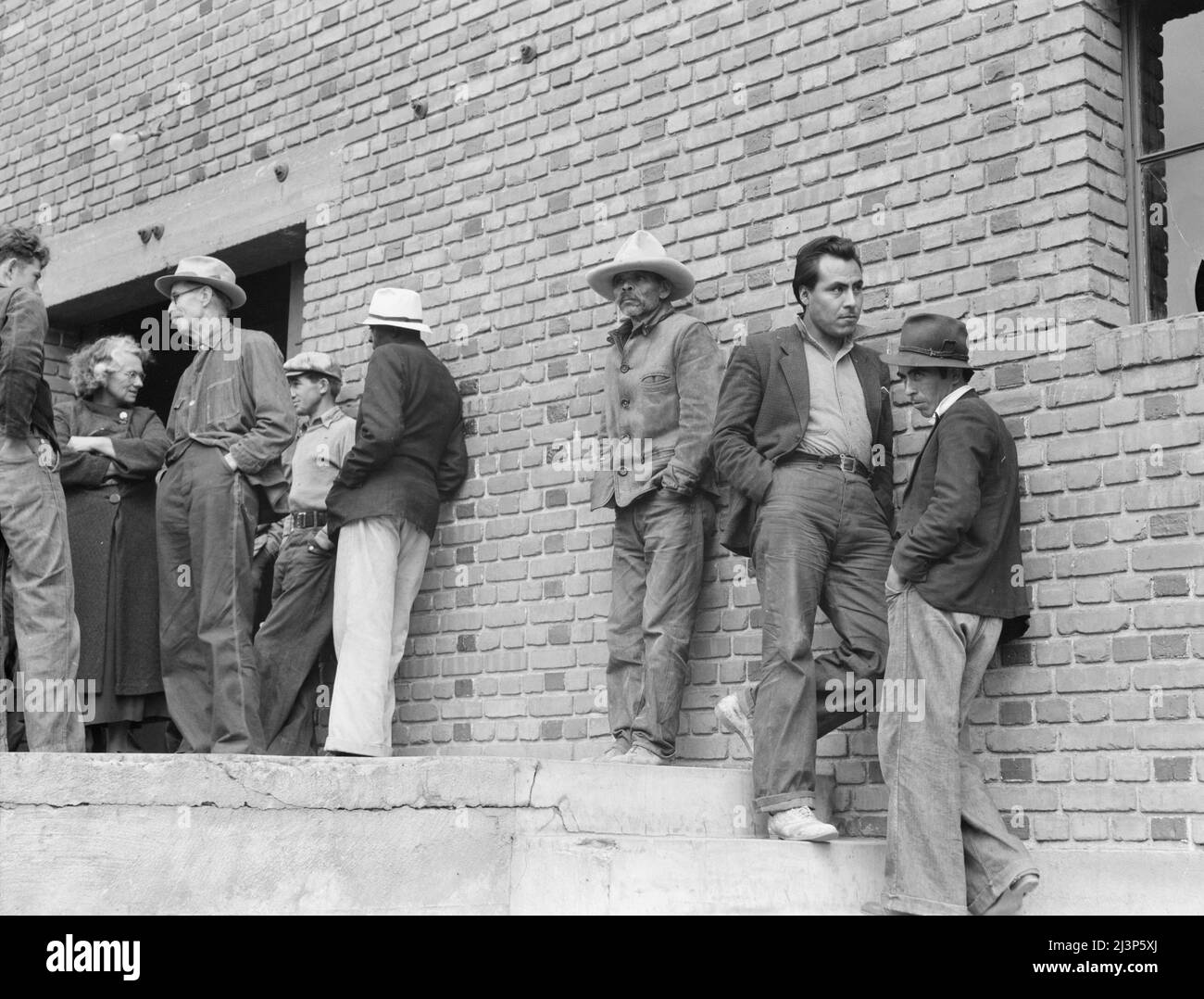 Mexicans, field laborers, on strike in cotton picking season, apply to Farm Security Administration (FSA) for relief. Bakersfield, California. Stock Photo