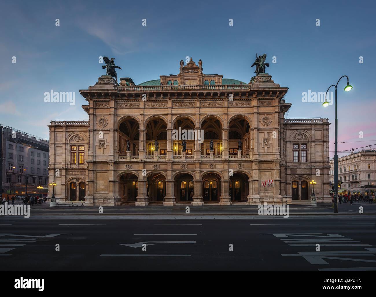 Vienna State Opera (Wiener Staatsoper) at sunset - Vienna, Austria Stock Photo