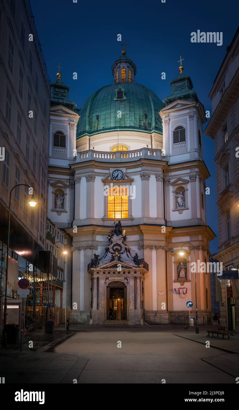 St Peter Church (Peterskirche) at night - Vienna, Austria Stock Photo