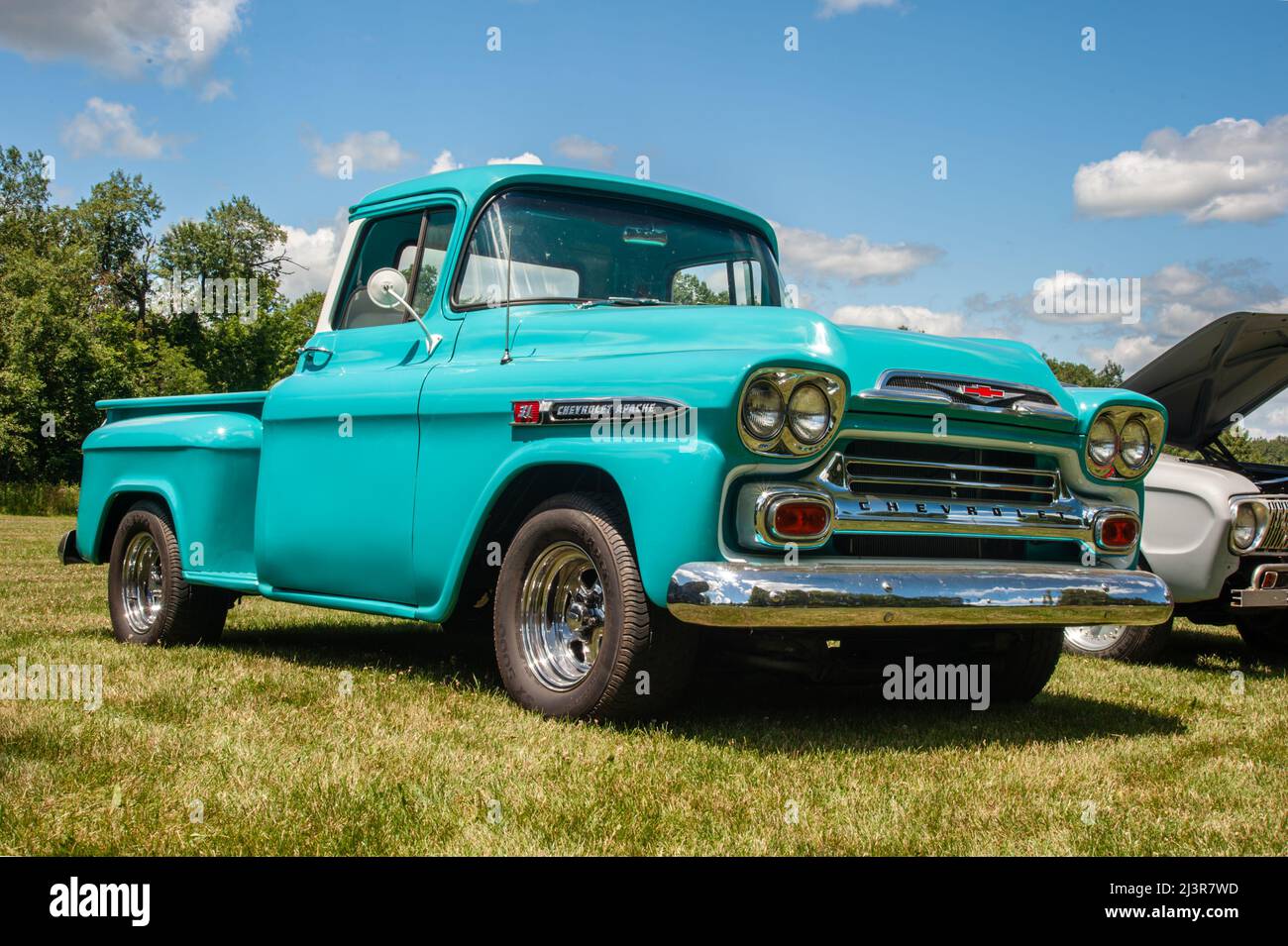 Grand Ledge, MI - July 8, 2017: Green Aqua 1958 Chevy Apache profile Stock Photo