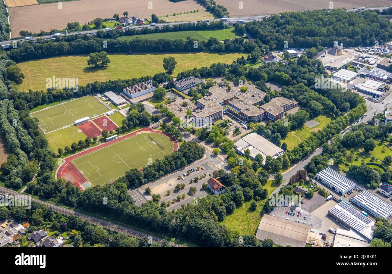 Aerial view, school centre with Fridtjof Nansen Realschule and Gesamtschule Kamen and sports facility in Kamen, Ruhr area, North Rhine-Westphalia, Ger Stock Photo