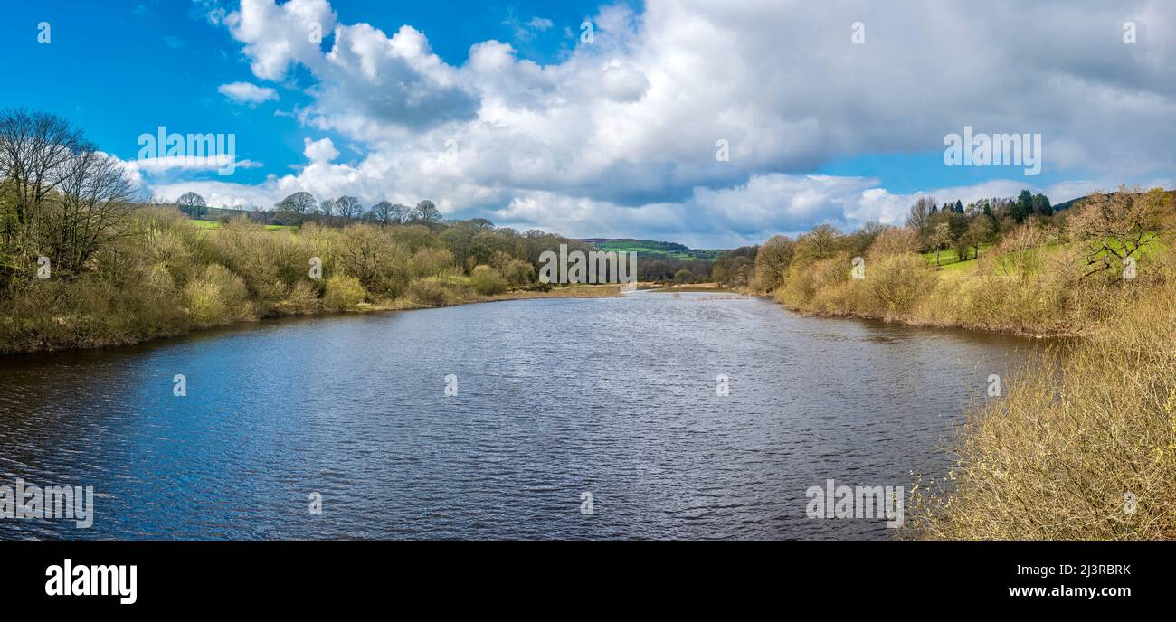 Lindley Wood Reservoir landscape. The reservoir was built by navvies and is connected to the River Washburn in the Washburn Valley near Otley, UK. Stock Photo