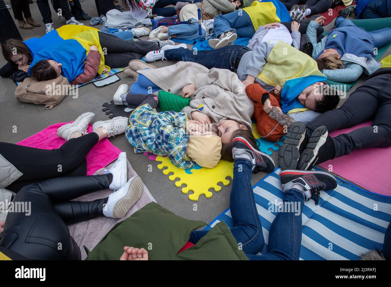 LONDON, APRIL 09 2022, Ukrainian protesters demonstrate against the Russian invasion of Ukraine outside Downing Street on Whitehall, London. Stock Photo