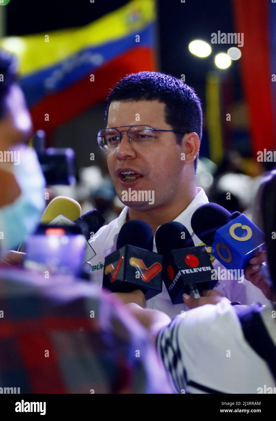 Valencia, Carabobo, Venezuela. 9th Apr, 2022. Abril 09, 2022. Julio Fuenmayor, alcalde de la ciudad de Valencia, estado Carabobo, presento su memoria y cuenta de los primeros cien dias de gobierno, en la plaza bicentenaria del centro de la ciudad. Foto: Juan Carlos Hernandez (Credit Image: © Juan Carlos Hernandez/ZUMA Press Wire) Stock Photo