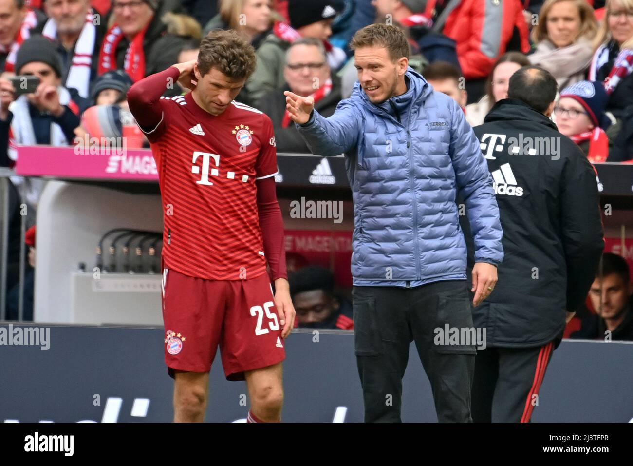 Coach Julian Nagelsmann Fc Bayern Munich With Thomas Mueller Muller Fc Bayern Munich 