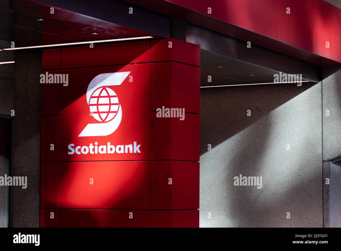 Red banking logo hi-res stock photography and images - Alamy