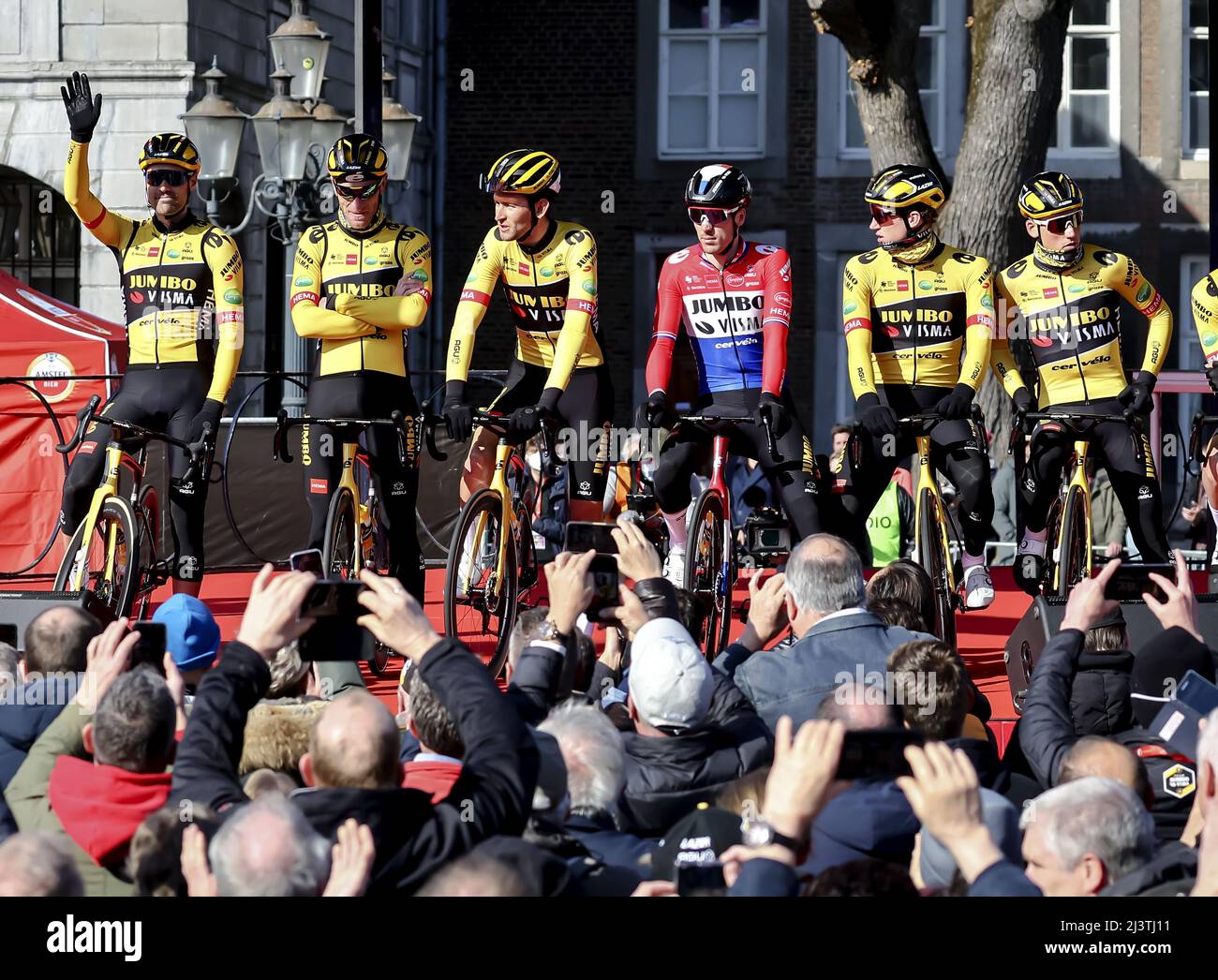 Rotterdam, Netherlands. 10th Apr 2022.  MAASTRICHT - The Jumbo-Visma team with leader Tom Dumoulin prior to the start of the 56th Amstel Gold Race 2022 on April 10, 2022 in Maastricht, the Netherlands. ANP VINCENT JANNINK Credit: ANP/Alamy Live News Stock Photo