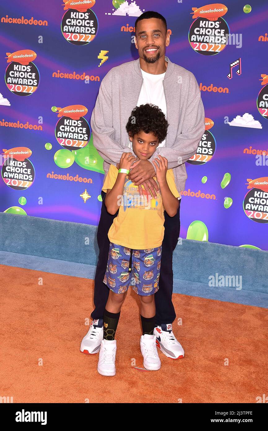 Los Angeles, Vereinigte Staaten. 09th Apr, 2022. Michael Ealy and Elijah Brown attend Nickeodeon's Kids' Choice Awards 2022 at Barker Hangar in Santa Monica, Los Angeles, USA, on 09 April 2022. Credit: dpa/Alamy Live News Stock Photo