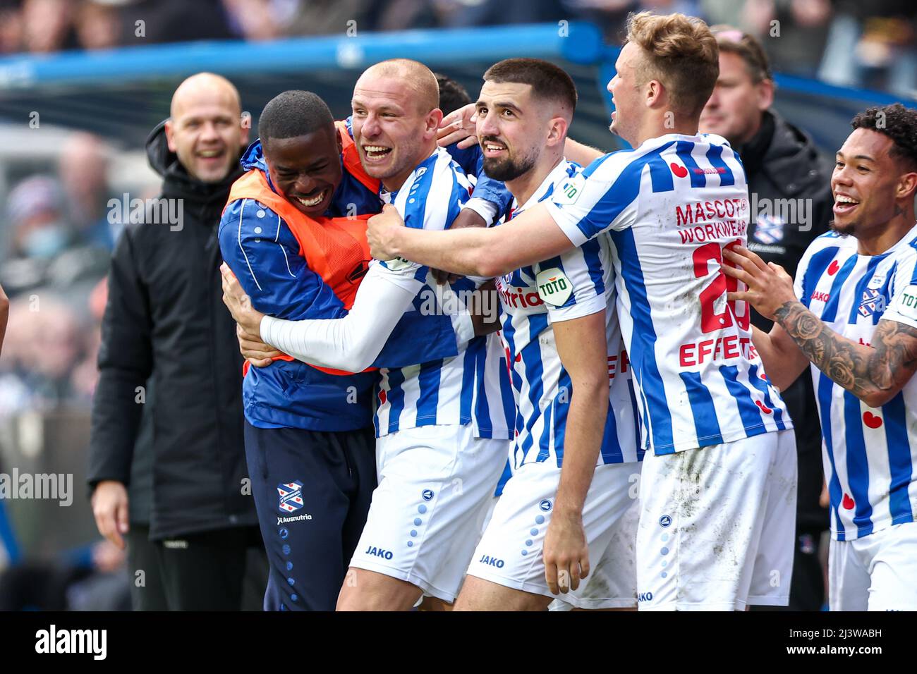 HEERENVEEN, NETHERLANDS - APRIL 10: Sven van Beek of SC Heerenveen celebrating his goal during the Dutch Eredivisie match between SC Heerenveen and FC Groningen at Abe Lenstra Stadion on April 10, 2022 in Heerenveen, Netherlands (Photo by Pieter van der Woude/Orange Pictures) Stock Photo