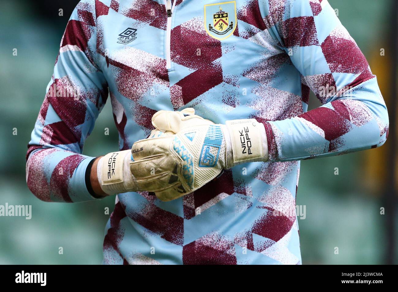 Nick Pope #1 of Burnley goalkeeper gloves Stock Photo - Alamy