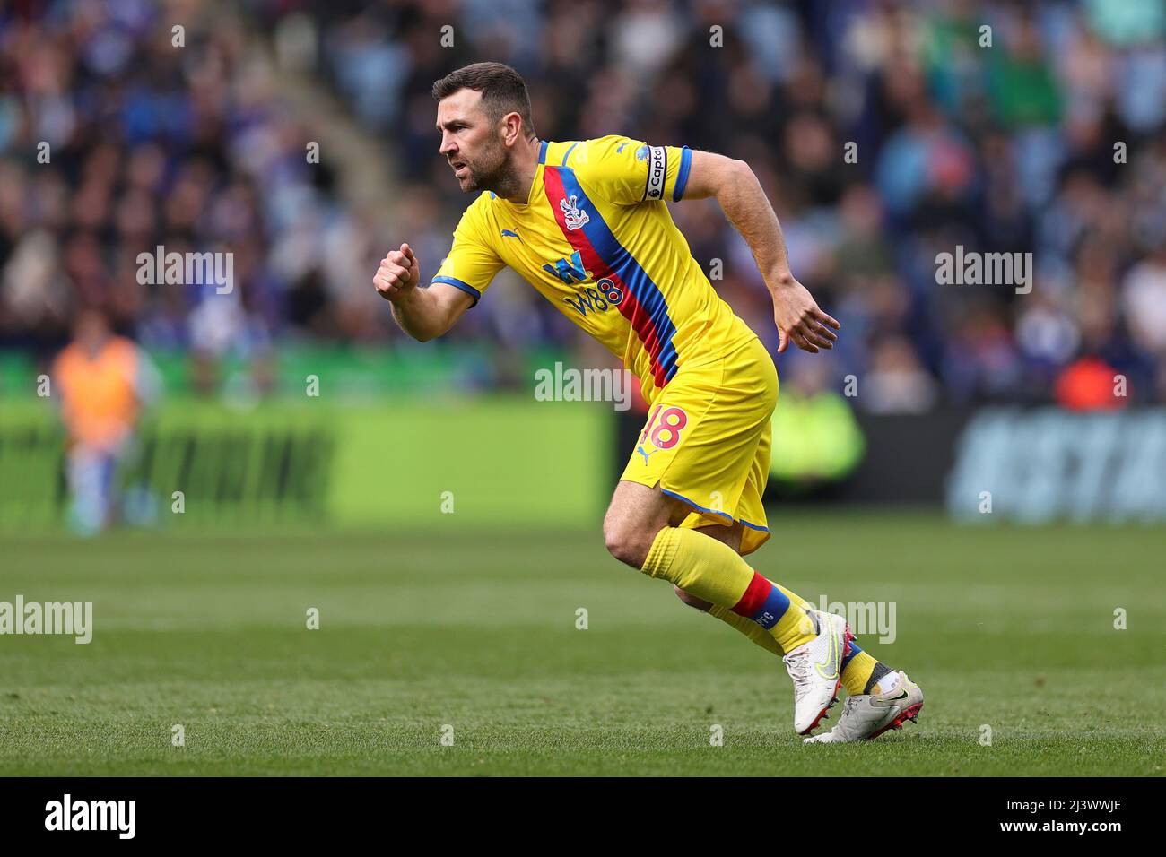 Leicester Uk Apr 10th James Mcarthur Of Crystal Palace During The Premier League Match Between Leicester City And Crystal Palace At The King Power Stadium Leicester On Sunday 10th April 22 Credit