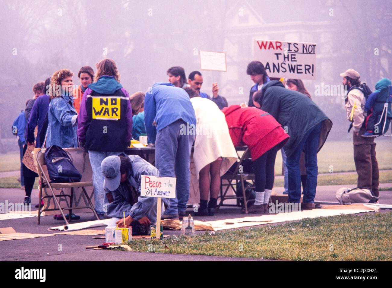 Peaceful anti-war protest by students at Oregon State University in response to the US launch of Operation Desert Storm in January 1991 in opposition to Saddam Hussein and Iraq's invasion of Kuwait Stock Photo