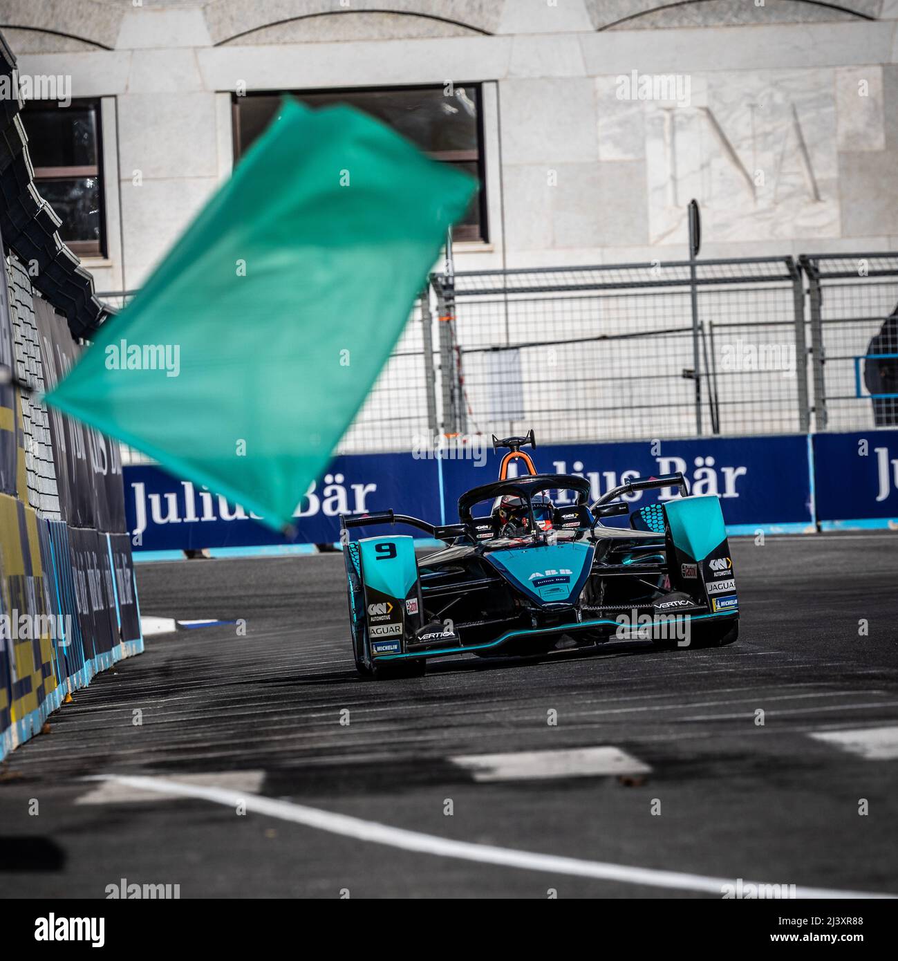 Rome, Italy. 10th Apr, 2022. Rome, Italy. 10th Apr, 2022. drapeau vert green flag 09 EVANS Mitch (nzl), Jaguar TCS Racing, Jaguar I-Type 5, action during the 2022 Rome City ePrix, 3rd meeting of the 2021-22 ABB FIA Formula E World Championship, on the Circuit Cittadino dellâ&#x80;&#x99;EUR from April 8 to 10, in Rome, Italy - Photo: Germain Hazard/DPPI/LiveMedia Credit: Independent Photo Agency/Alamy Live News Credit: Independent Photo Agency/Alamy Live News Stock Photo