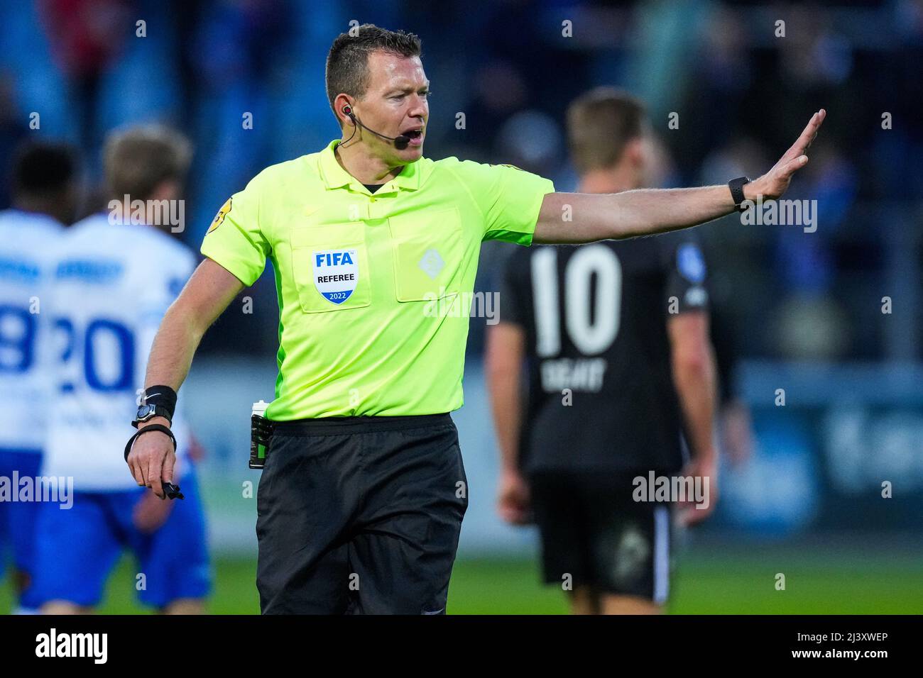ZWOLLE - Referee Allard Lindhout during the Dutch Eredivisie match ...