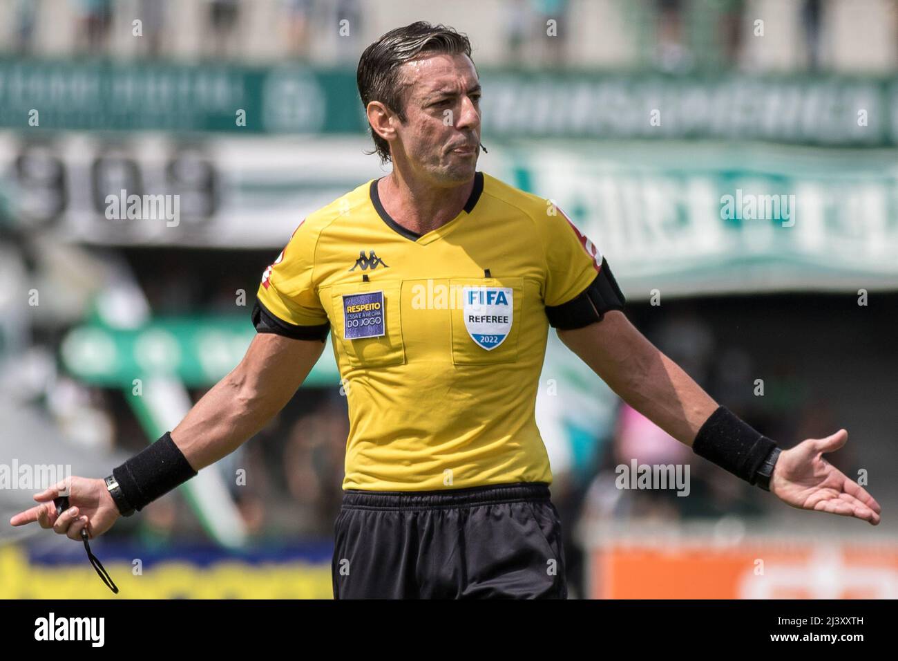 SP - Sao Paulo - 04/03/2022 - PAULISTA 2022 FINAL, PALMEIRAS X SAO PAULO -  Referee Raphael Claus during a match between Palmeiras and Sao Paulo at the  Arena Allianz Parque stadium