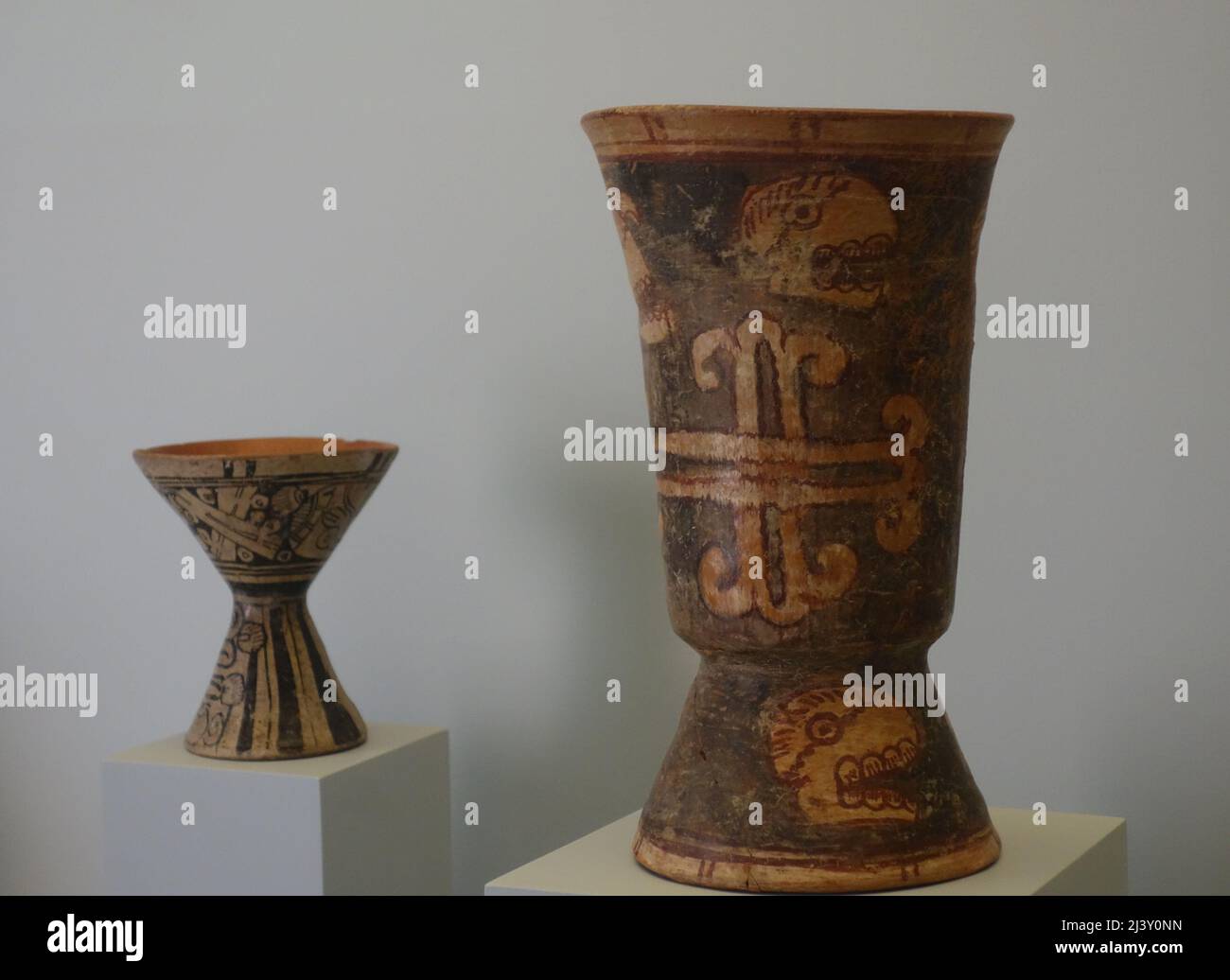 Cups for use in Sacrifices, Center of Veracruz, probably from the Sacrifices Island. Tradition Mixteca Puebla 1200 - 1521 Stock Photo