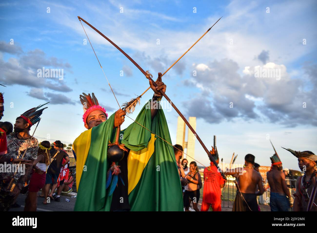 Indigenous people march against the government and demanding their constitutional rights in Brasília, Brazil, on April 9, 2022. The march is an event part of the Free Land Camp (ATL), which happens annually in the capital of Brazil. Several ethnic groups are encamped in Brasília for the 18th encampment. (Photo by Antonio Molina/Fotoarena/Sipa USA) Stock Photo
