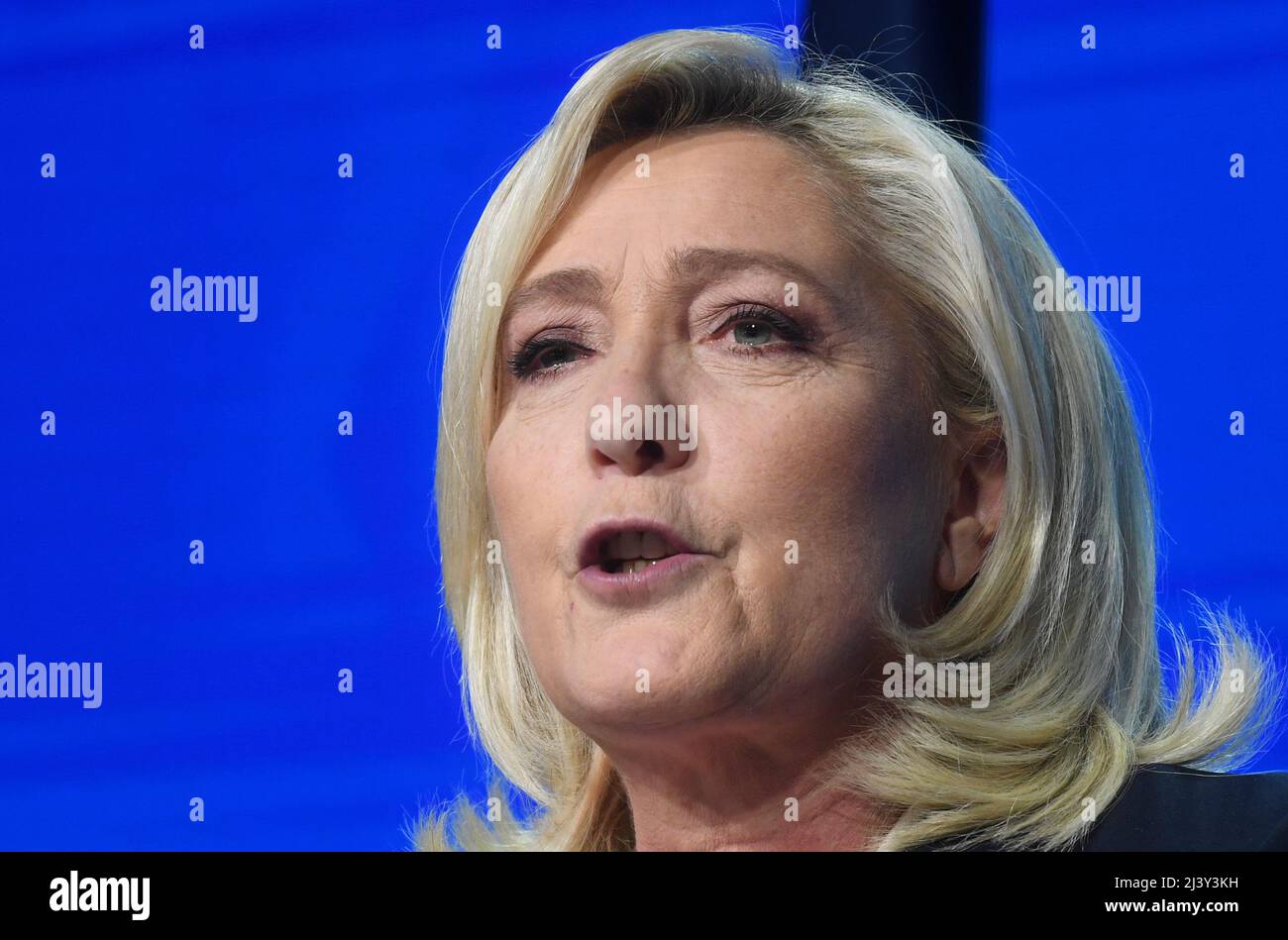 France, PARIS, 2022-04-10. Marine Le PEN during the electoral procession of the first round of the presidential election, she qualifies for the second round Credit: francois pauletto/Alamy Live News Stock Photo