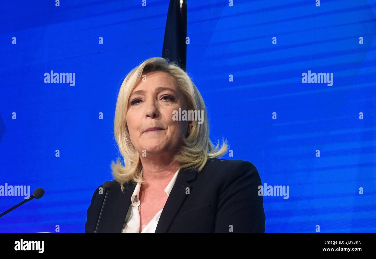 France, PARIS, 2022-04-10. Marine Le PEN during the electoral procession of the first round of the presidential election, she qualifies for the second round Credit: francois pauletto/Alamy Live News Stock Photo