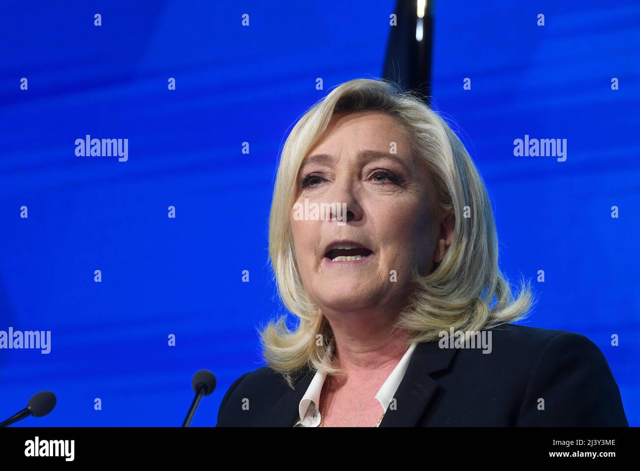 France, PARIS, 2022-04-10. Marine Le PEN during the electoral procession of the first round of the presidential election, she qualifies for the second round Credit: francois pauletto/Alamy Live News Stock Photo