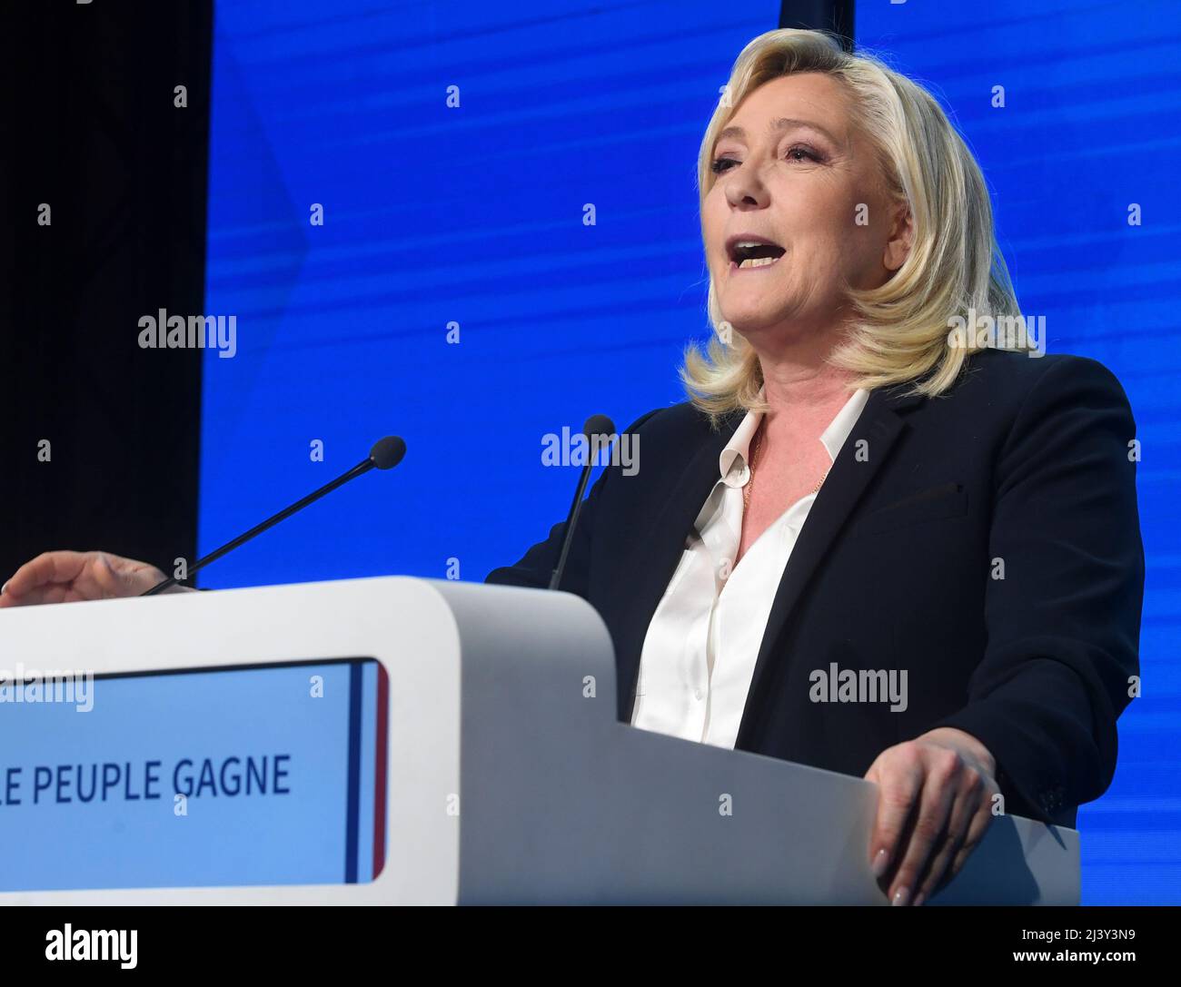 France, PARIS, 2022-04-10. Marine Le PEN during the electoral procession of the first round of the presidential election, she qualifies for the second round Credit: francois pauletto/Alamy Live News Stock Photo