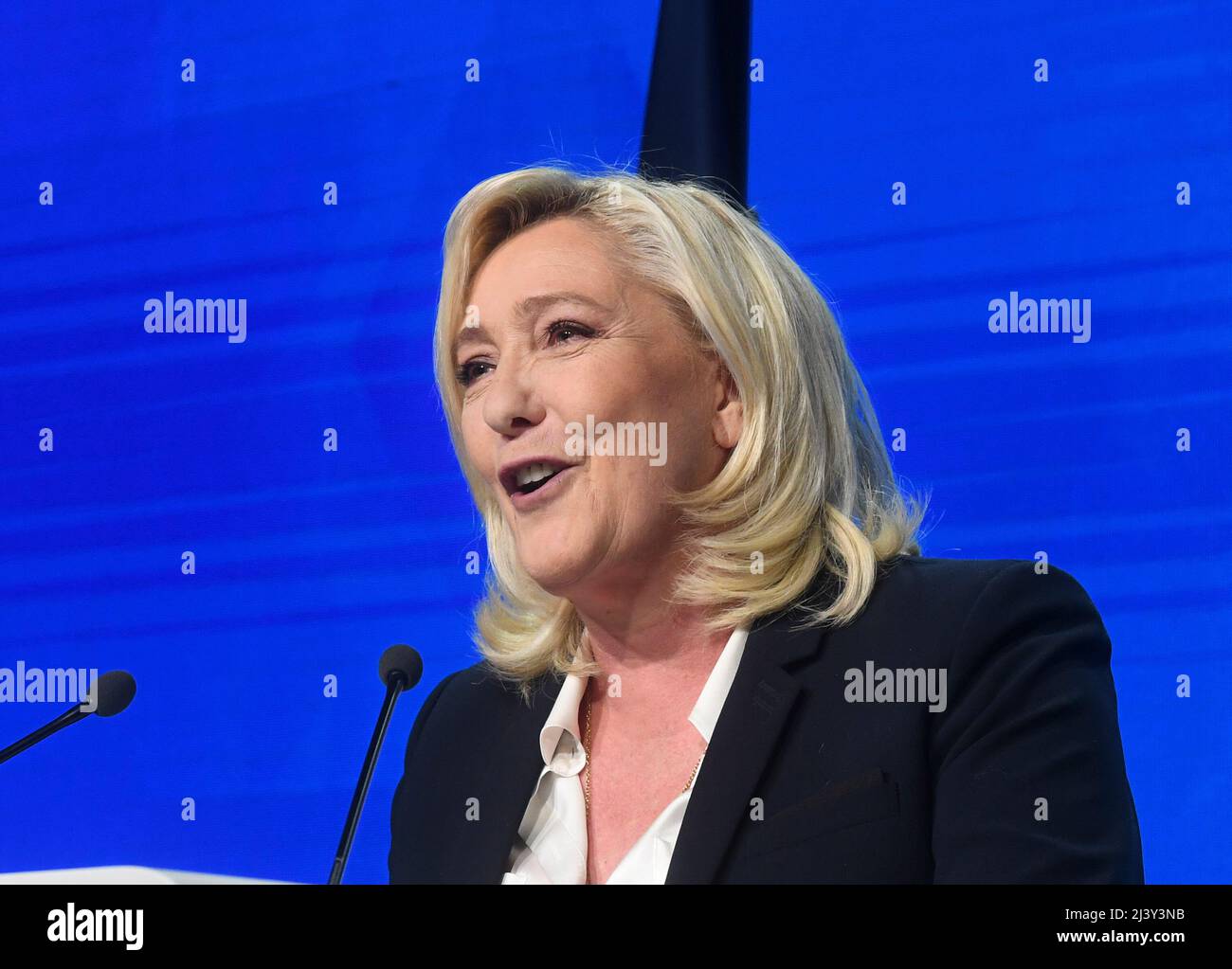 France, PARIS, 2022-04-10. Marine Le PEN during the electoral procession of the first round of the presidential election, she qualifies for the second round Credit: francois pauletto/Alamy Live News Stock Photo