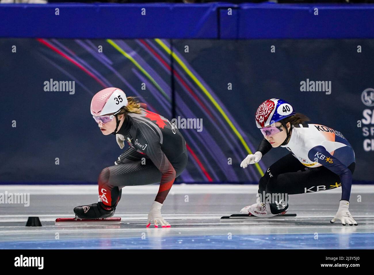 MONTREAL, CANADA - APRIL 10: Kim Boutin of Canada and Minjeong Choi of the Republic of Korea during Day 3 of the ISU World Short Track Championships at the Maurice Richard Arena on April 10, 2022 in Montreal, Canada (Photo by Andre Weening/Orange Pictures) Stock Photo