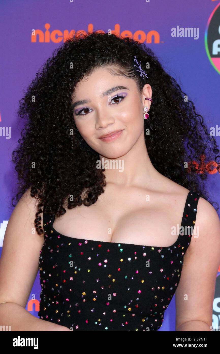 LOS ANGELES - APR 9: Malia Baker at the 2022 Kids Choice Awards at