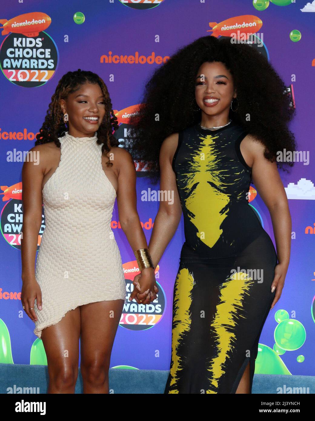 LOS ANGELES APR 9 Halle Bailey, Chloe Bailey at the 2022 Kids Choice