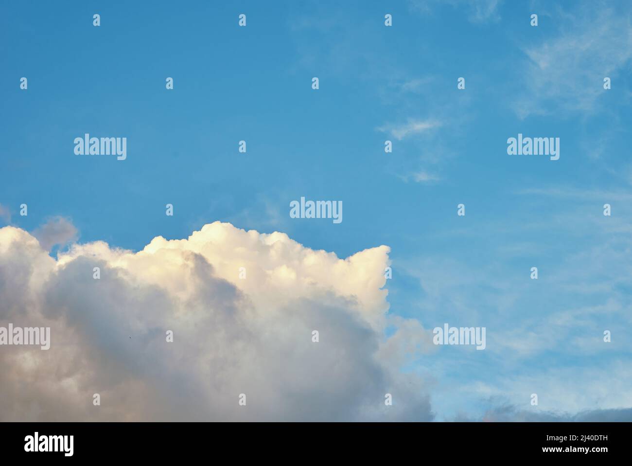 White cumulus clouds in blue sky, beautiful cloudscape background Stock ...