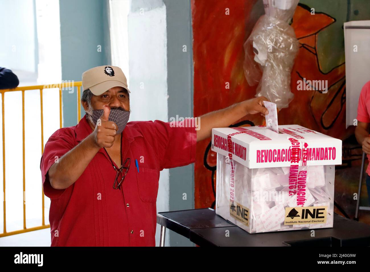 Non Exclusive: MEXICO CITY, MEXICO - APR 10, 2022: Mexicans go to the ballot boxes to cast their vote to participate in the first recall vote, on Whet Stock Photo