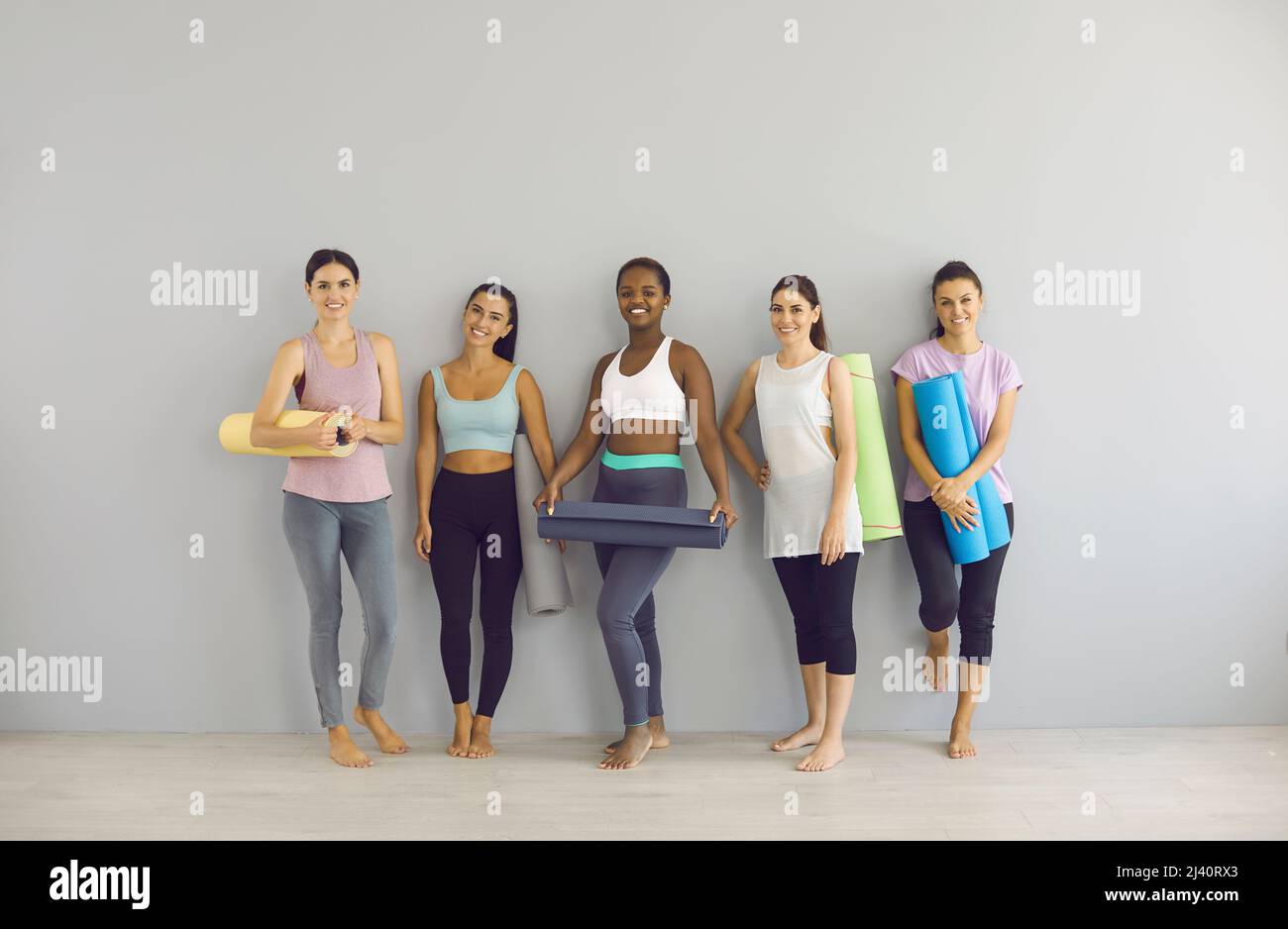 Diverse women group hi-res stock photography and images - Alamy