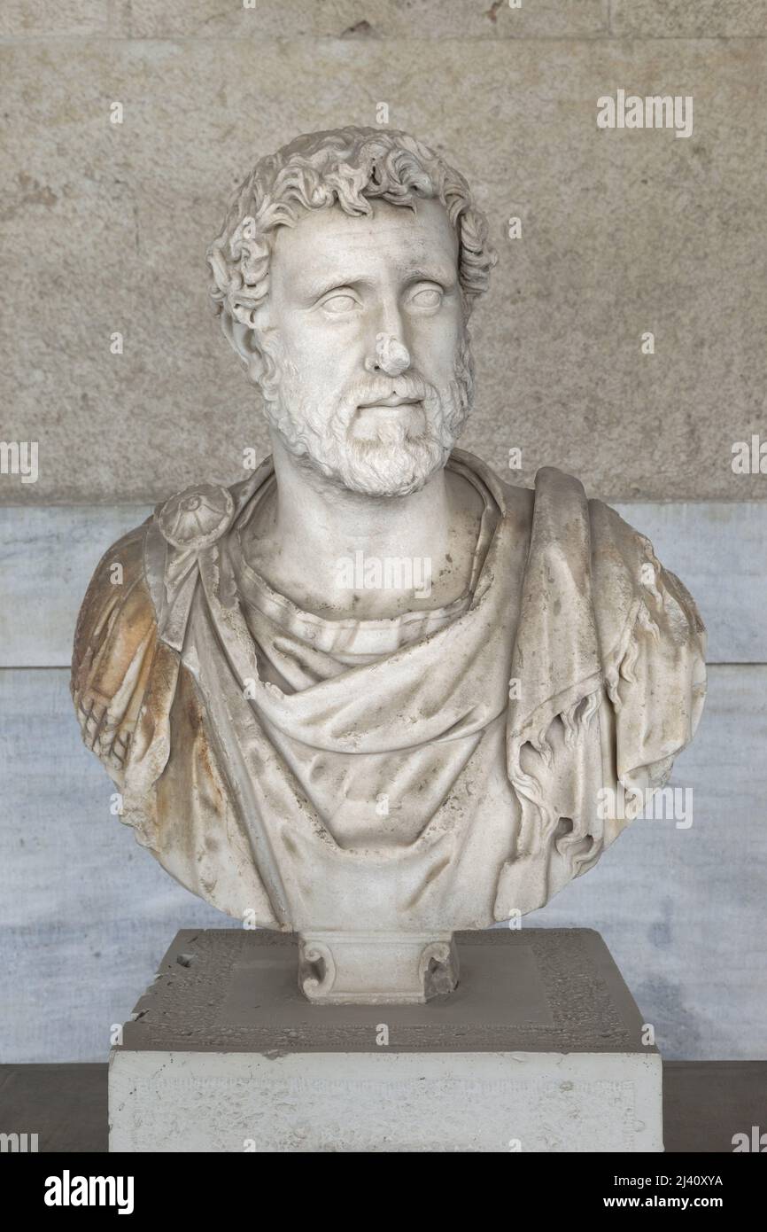 Buste de Antonin le Pieux (86-161), empereur romain (138-161).  Musee de l’Agora antique, Athenes, Grece. Stock Photo