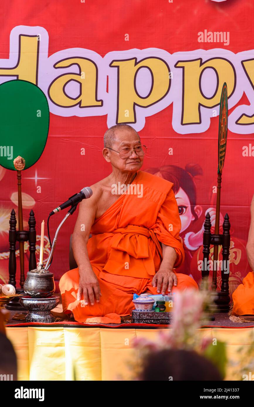Wat Pho, Bangkok, Thailand.  23rd January 2020.  An old Buddhist Monk at the Chinese Lunar New Year celebrations. Stock Photo