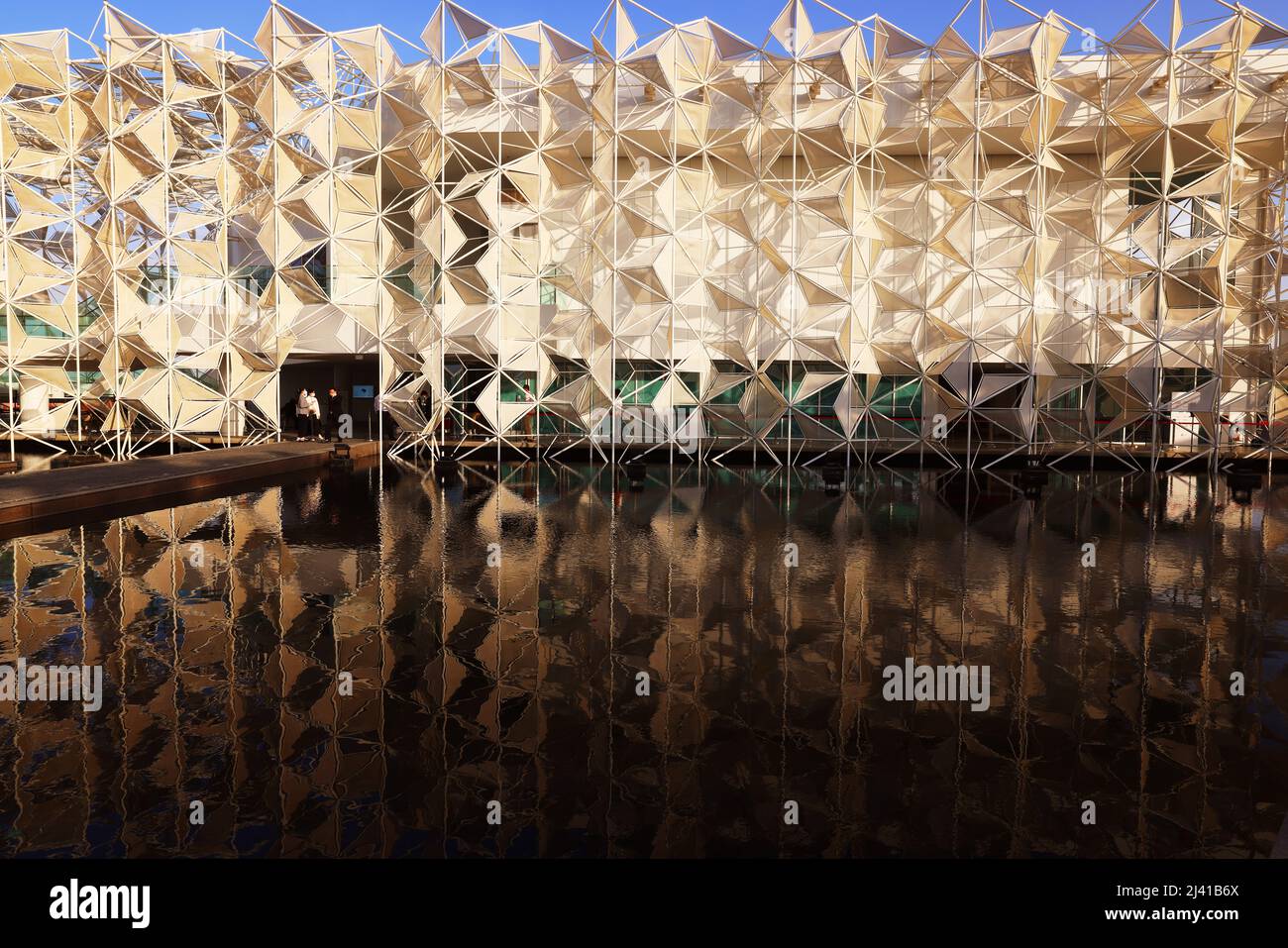 Klima, Zukunft, Kunst, Dubai Expo, Weltausstellung, Architektur, der Pavillon von Japan  eine Konstruktion  der modernen Architektur Stock Photo