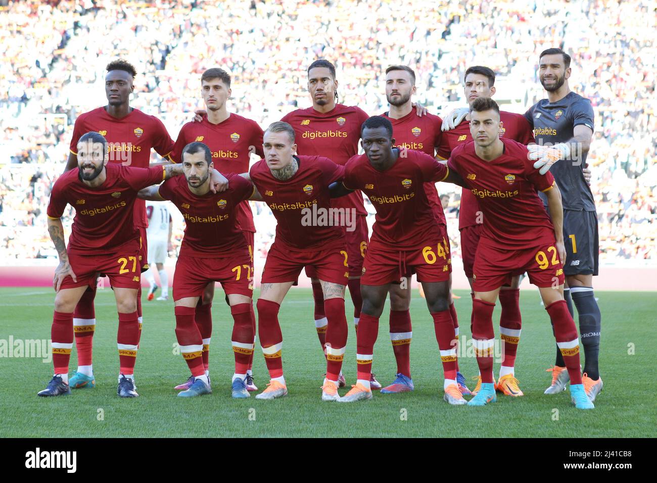 Roma players pose for the team shot during the Italian championship Serie A football match between AS Roma and US Salernitana on April 10, 2022 at Stadio Olimpico in Rome, Italy - Photo Federico Proietti / DPPI Stock Photo