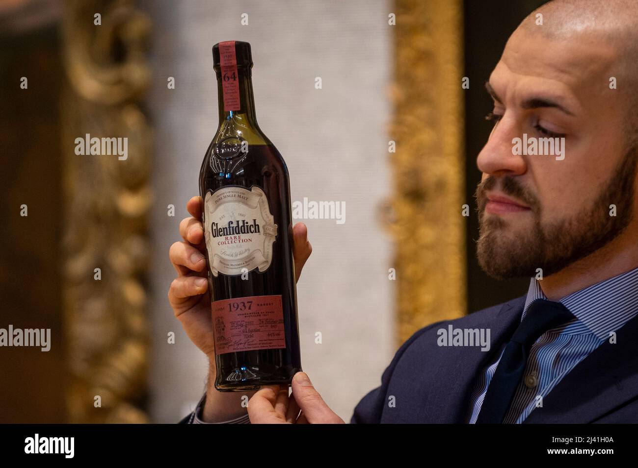 100 Year Old Whisky Bottle Hi Res Stock Photography And Images Alamy