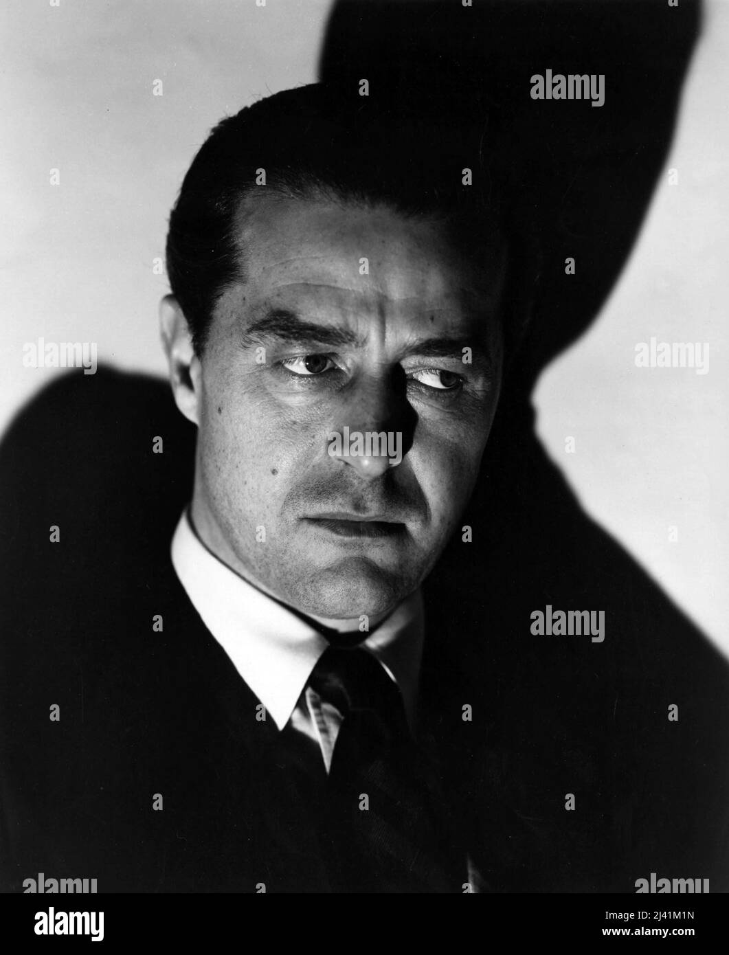 RAY MILLAND in THE LOST WEEKEND (1945), directed by BILLY WILDER ...
