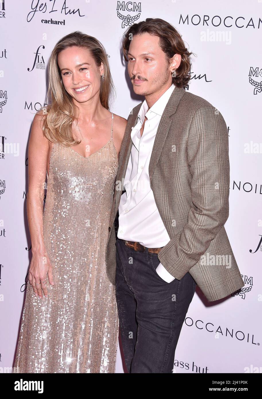 Beverly Hills, Ca. 10th Apr, 2022. (L-R) Brie Larson and Elijah Allan-Blitz attend The Daily Front Row's 6th Annual Fashion Los Angeles Awards at Beverly Wilshire, A Four Seasons Hotel on April 10, 2022 in Beverly Hills, California. Credit: Jeffrey Mayer/Jtm Photos/Media Punch/Alamy Live News Stock Photo