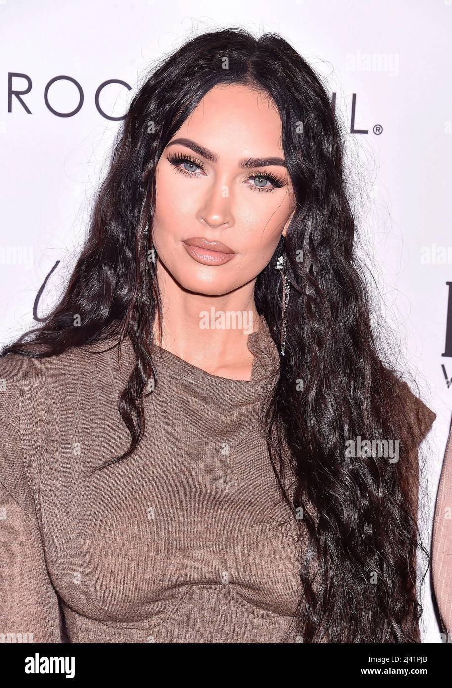Beverly Hills, Ca. 10th Apr, 2022. Megan Fox attends The Daily Front Row's 6th Annual Fashion Los Angeles Awards at Beverly Wilshire, A Four Seasons Hotel on April 10, 2022 in Beverly Hills, California. Credit: Jeffrey Mayer/Jtm Photos/Media Punch/Alamy Live News Stock Photo