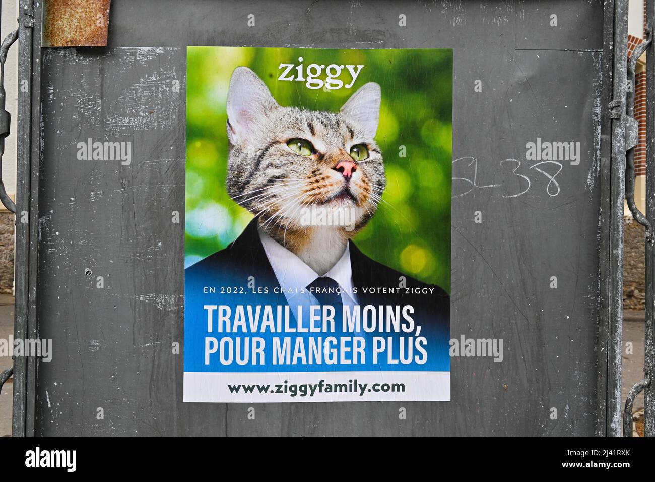 Cat food brand Ziggy imitates Presidential election campaign posters in Paris, France on Apr. 9, 2022. (Photo by Lionel Urman/Sipa USA) Stock Photo