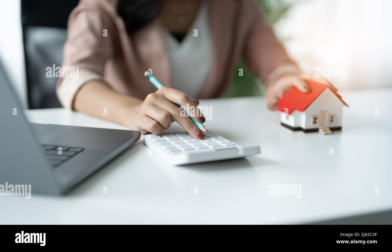 Income tax building hi-res stock photography and images - Alamy