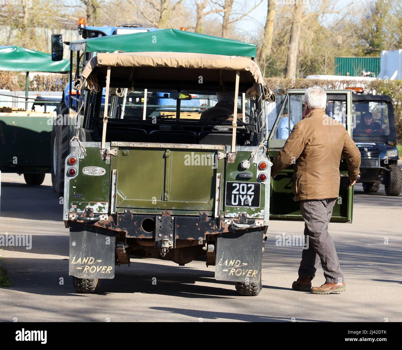 April 2022 - Classic series 2 Land Rover 88 at the Goodwood Member meeting 79. Stock Photo