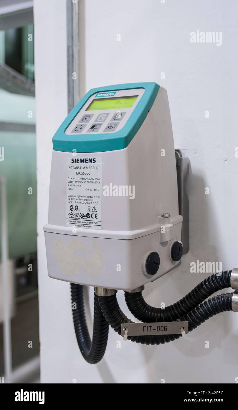 Electromagnetic flowmeter hi-res stock photography and images - Alamy