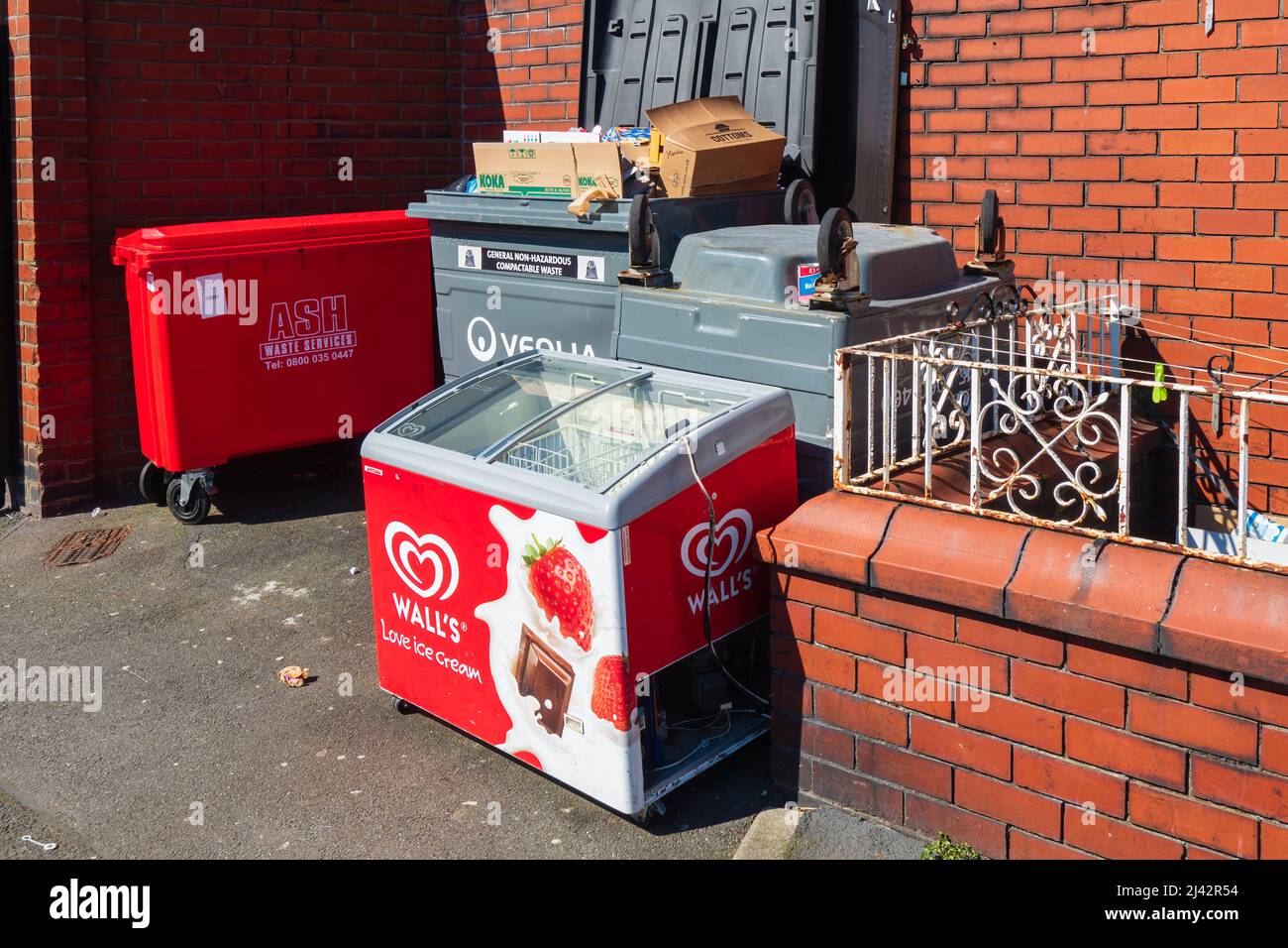 St helens rubbish collection hires stock photography and images Alamy